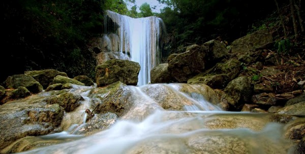 Air Terjun Grojogan Sewu Kulon Progo