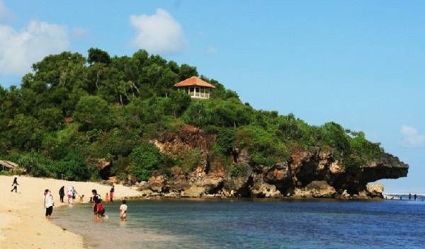 Asal Usul Pantai Sundak