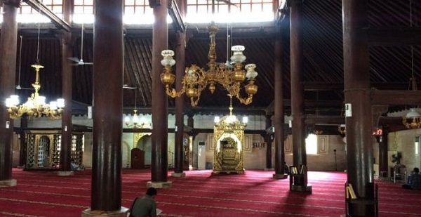 Bagian Dalam Masjid