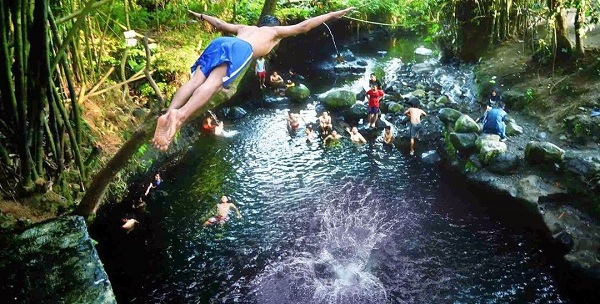 Berendam Dan Berenang
