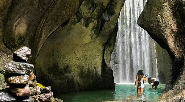 Berfoto Dengan Alam Menakjubkan