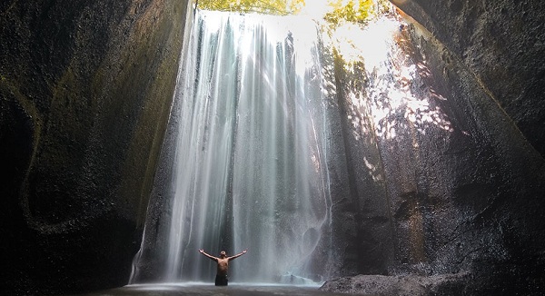 Bermain Air Di Kolam Tukad Cepung