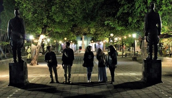 Jelajah Malam Benteng Vredeburg