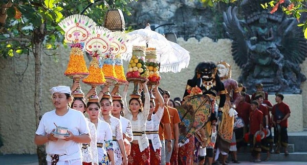 Karnaval Bali Kang Cing Wie