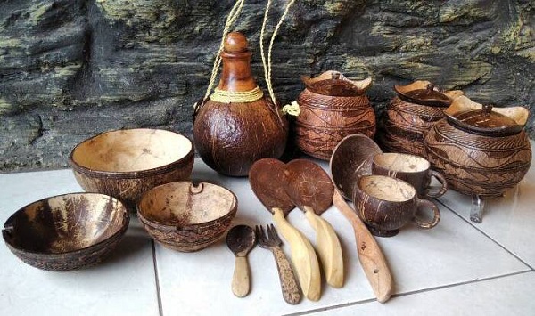 Kerajinan Batok Kelapa Bali