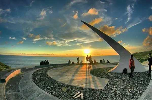 Melihat Pemandangan dari Baron Techno Park