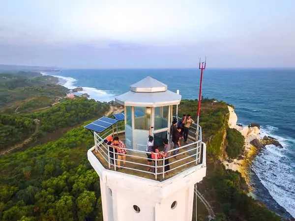 Mengunjungi Mercusuar