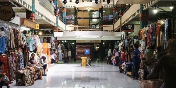 Menjelajah Bagian Dalam Pasar Beringharjo