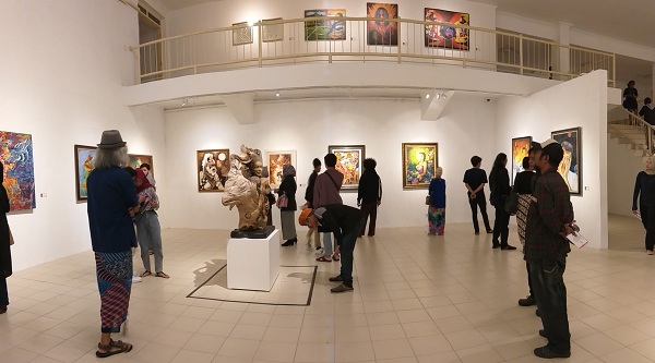 Menyaksikan Beragam Karya Lukisan