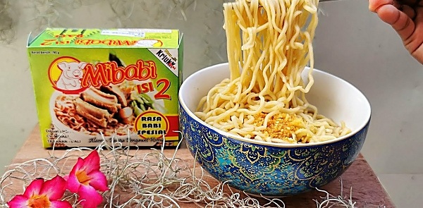Mie Babi Instan Spesial