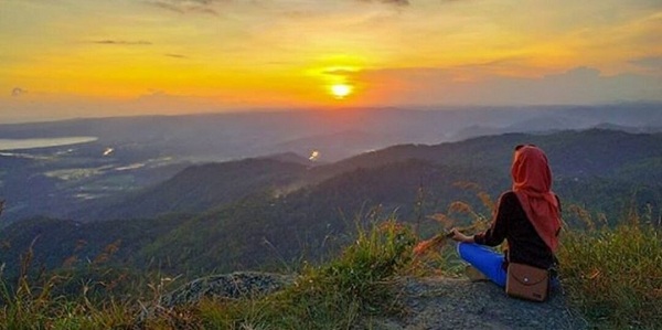 Puncak Gunung Lanang