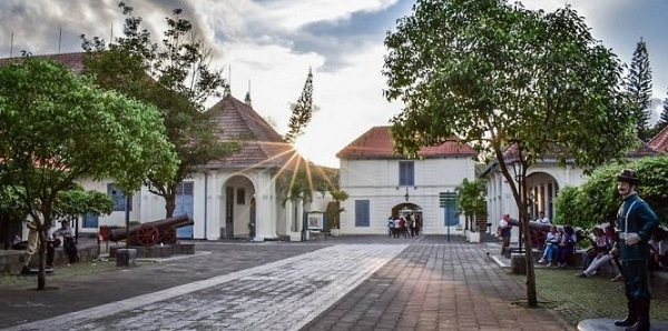 Spot Foto Bergaya Klasik Benteng Vredeburg
