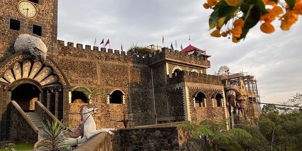 Tembok Cina The Lost World Castle