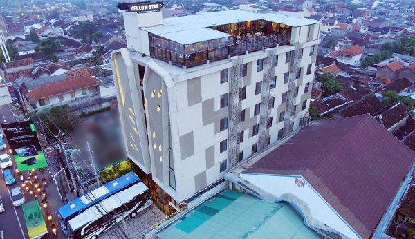 Yellow Star Ambarukmo Hotel