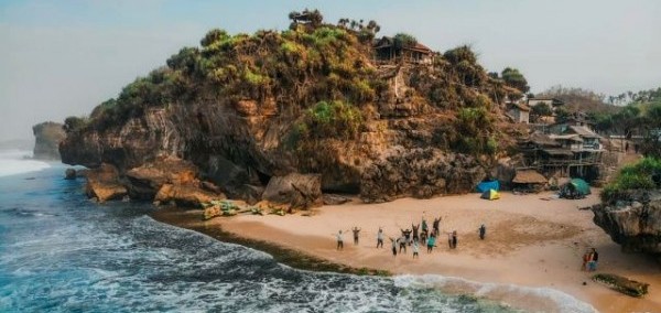 70 Tempat Wisata Gunung Kidul Terbaru Paling Hits Pantai Watu Lawang